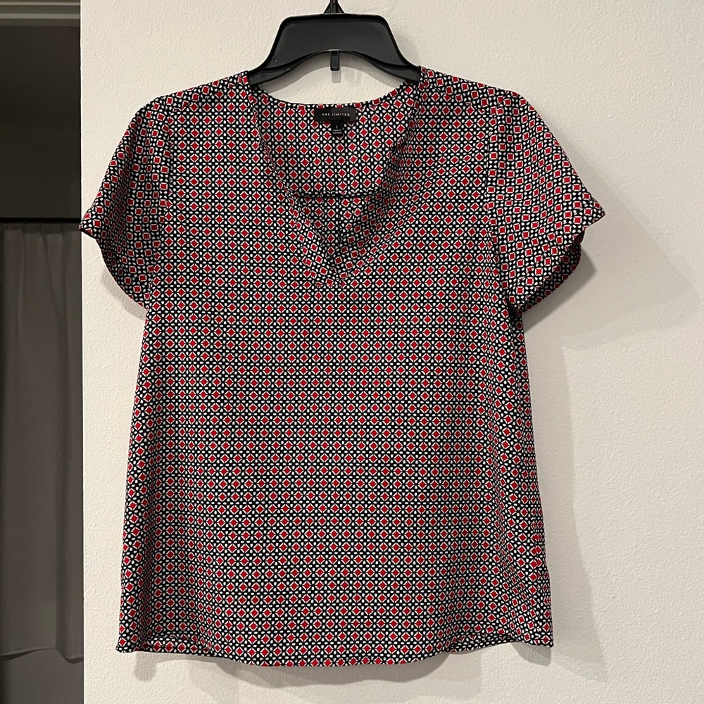 Unique pattern blouse for work.